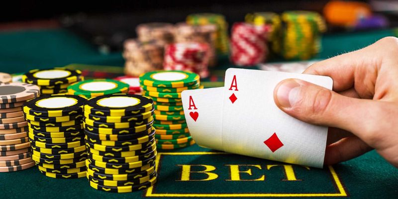 Poker luôn hấp dẫn người chơi bởi sự đấu trí căng thẳng